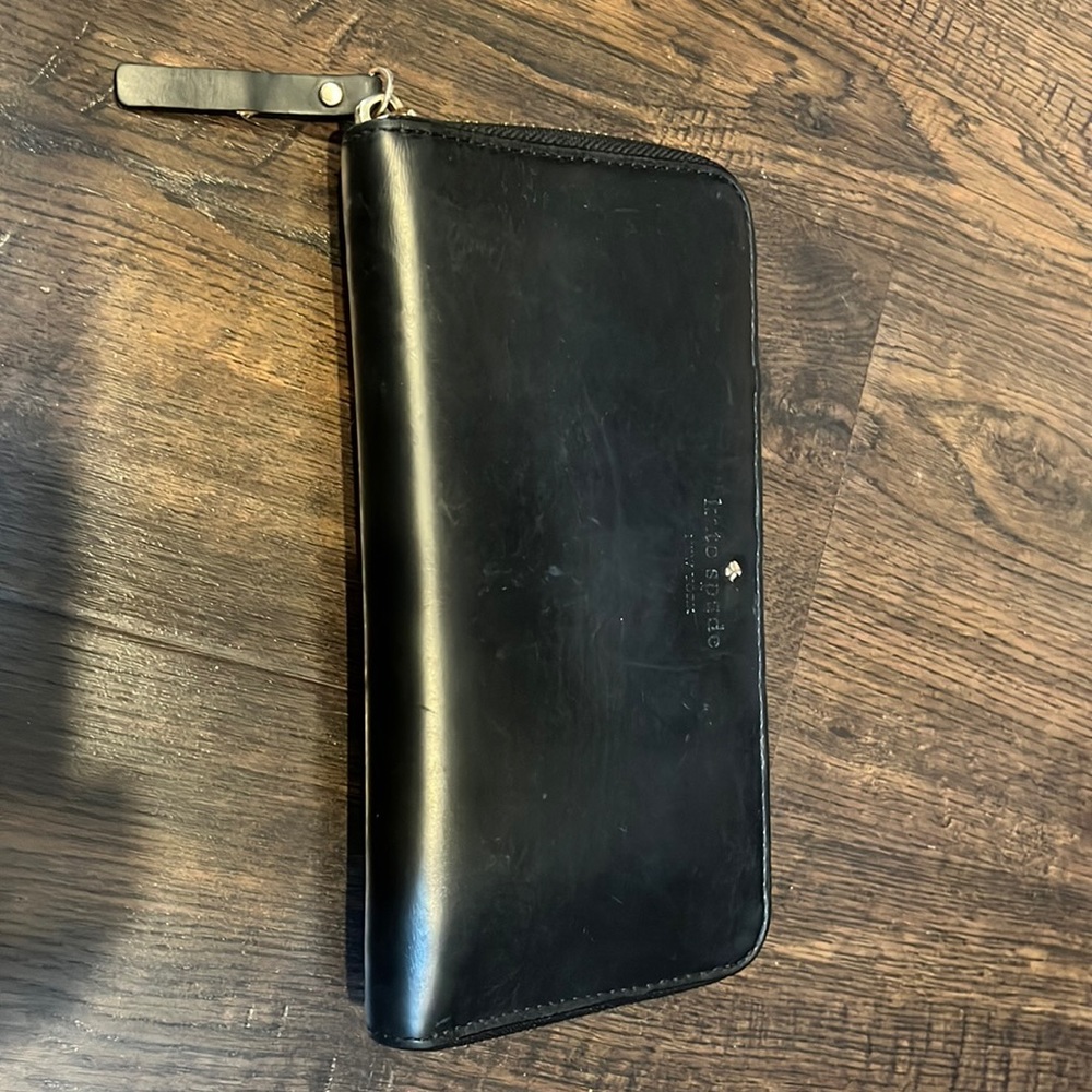 Kate Spade Zip Wallet
